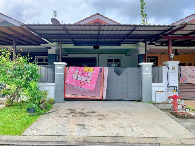 SOLD teres 1 tingkat 4 bilik di Taman Sri Saujana, Kota Tinggi – 1,400 sqft, 2 bilik air, jalan luas – harga terakhir RM375,000