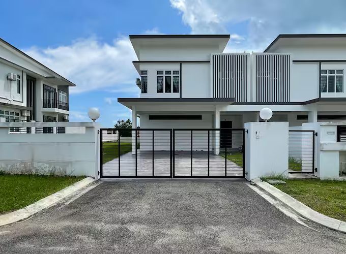For Sale Arcadia @ Desaru Utama — 2-Storey Semi-D 2,965 sf, 4R4B, fully furnished, gated & guarded clubhouse — RM1,050,000