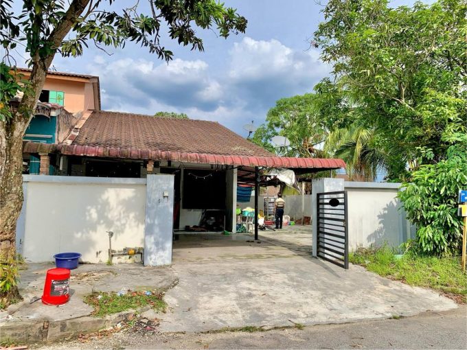 Teres 1 Tingkat Corner Lot di Taman Kota Jaya, Kota Tinggi – Freehold Bumi Lot tak banjir 3 bilik 2 bilik airTeres 1 Tingkat Corner Lot di Taman Kota Jaya, Kota Tinggi – Freehold Bumi Lot tak banjir 3 bilik 2 bilik air